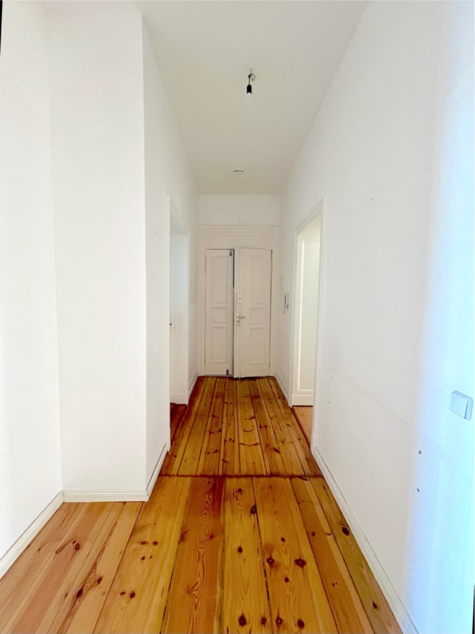 J_Flur_Ausgang - Exclusive Residential on the Mauerweg - Charm and Comfort in Prenzlauer Berg