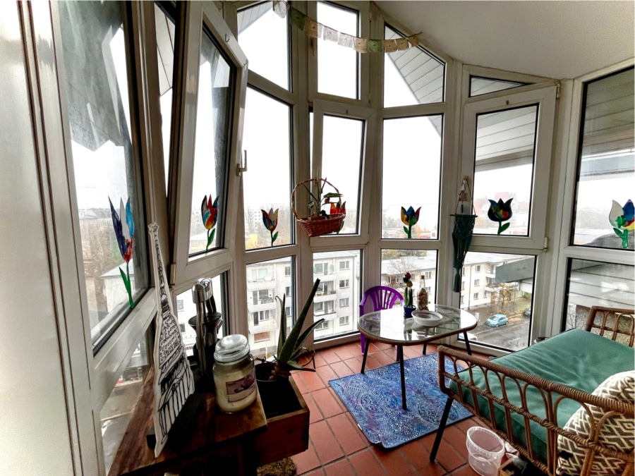 10 - Move-in ready – 2.5-room apartment with an open view of the Berlin sky