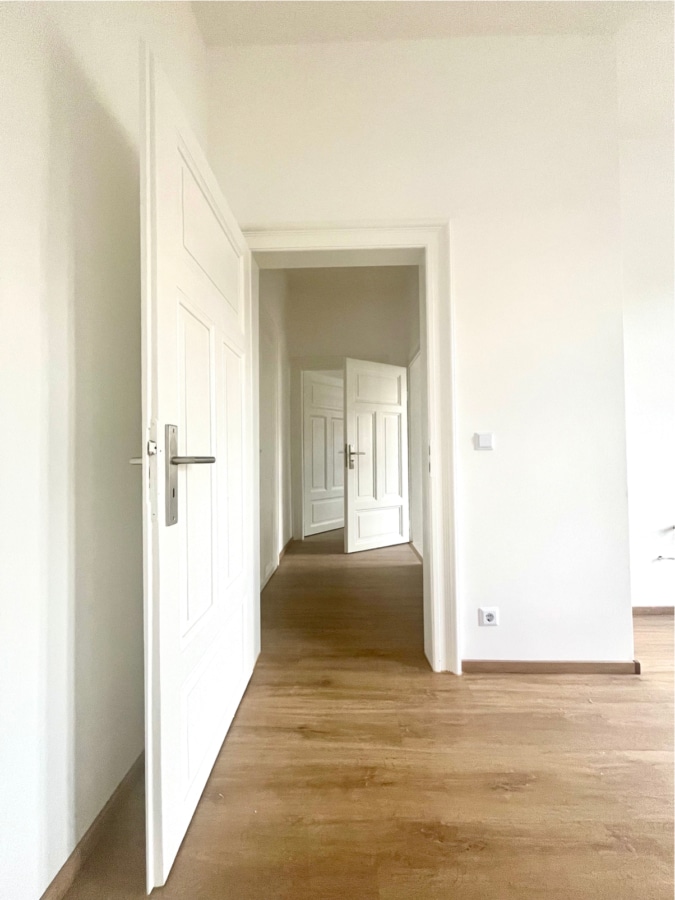 Stilvolle Altbau-Perle in Leipzig - helle 1,5 Zimmer in Gohlis-Süd - 2_Flur_Schlafzi