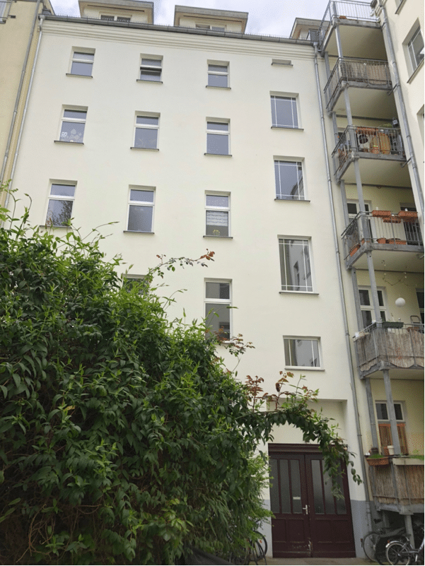 46. Hoffassade VH - Investment Opportunity on Zionskirchstr. – 1.5 Rooms with Yields of up to 2.35%