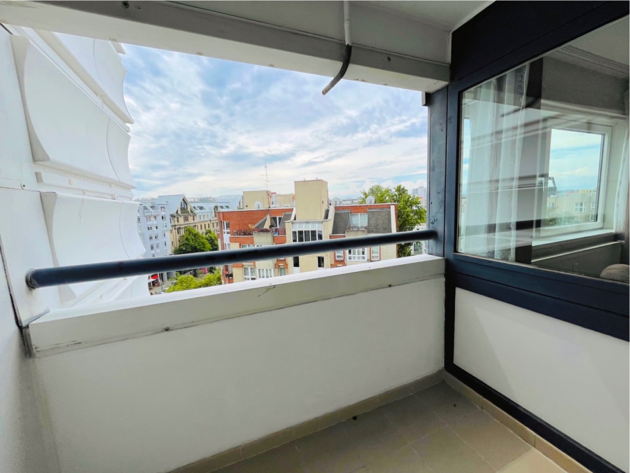 12 - Bezugsfrei! Zentrales Pied-à-Terre mit freiem Himmelblick über Kreuzberg und Mitte