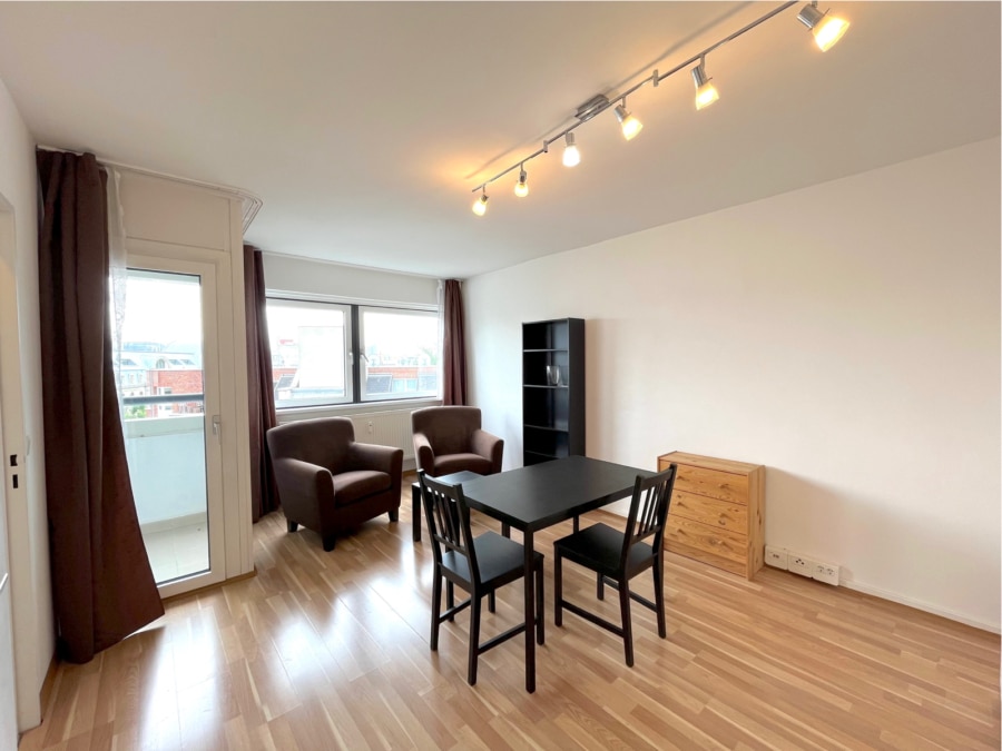 2 - Bezugsfrei! Zentrales Pied-à-Terre mit freiem Himmelblick über Kreuzberg und Mitte