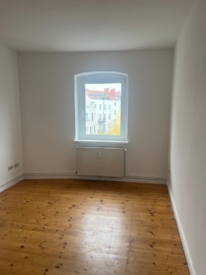 Old building with balcony – 3 rooms on mezzanine floor at Zionskirchplatz, Berlin Mitte, 4. OG