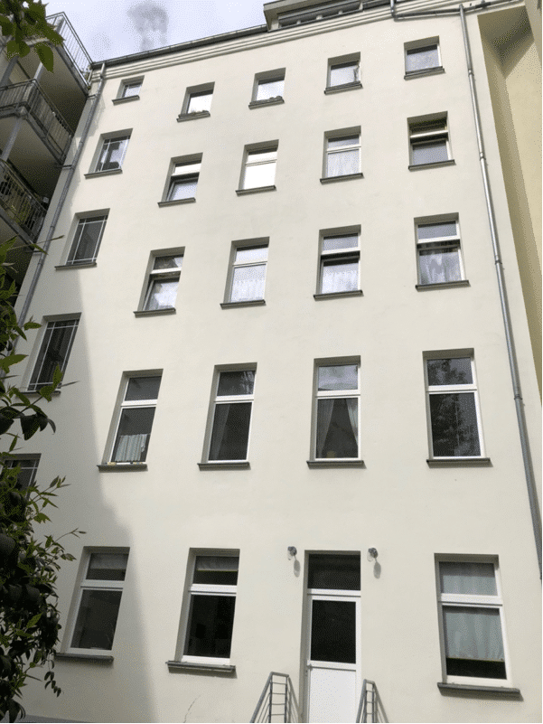 47. Hoffassade SFL - Investment in Mitte – 1.5 Rooms on Zionskirchstr., reliably rented