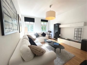 Commission-free: Stunning, move-in ready 2-room apartment on Karl-Marx-Allee, Berlin Friedrichshain, 1. OG