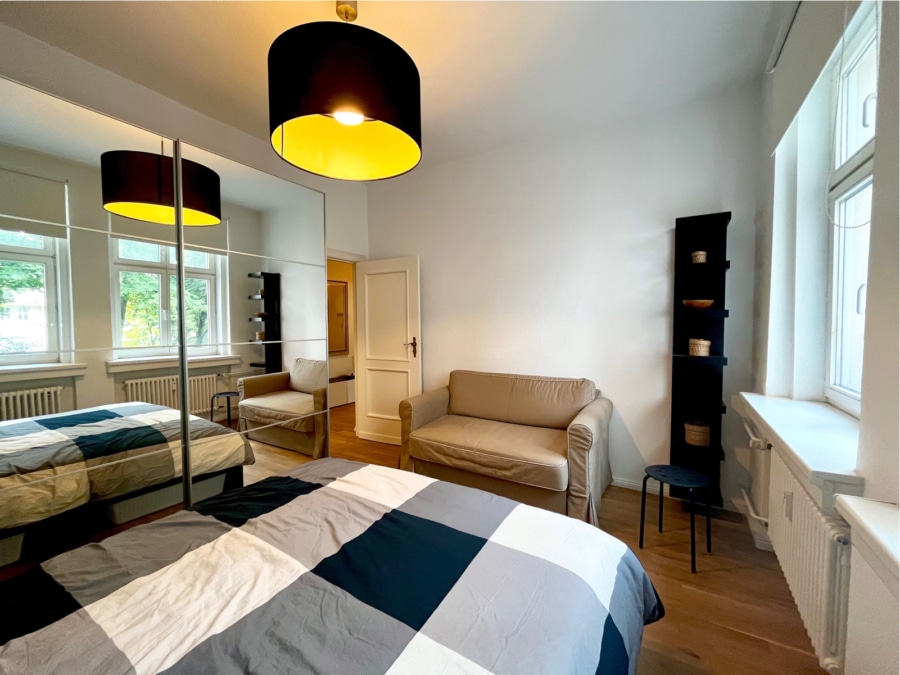 8 - Commission-free: Stunning, move-in ready 2-room apartment on Karl-Marx-Allee