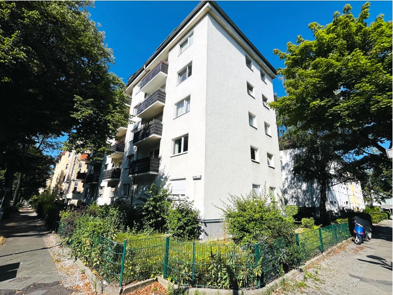 1 - Soon Available: 3-room apartment in the green Steglitz