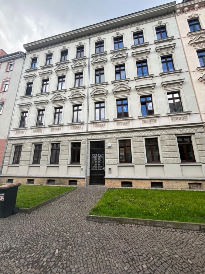 Stilvolle Altbau-Perle in Leipzig - helle 1,5 Zimmer in Gohlis-Süd - 93_EB33_Haus