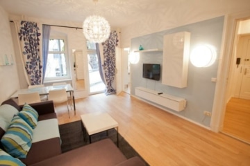 Charming Studio-apartment with Balcony in Prime Charlottenburg Location, Berlin Charlottenburg, 2. OG