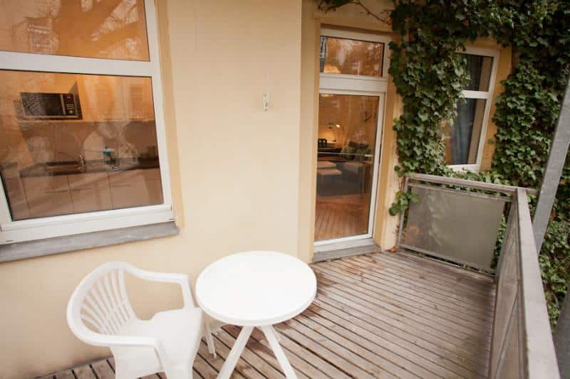 4 - Charming Studio-apartment with Balcony in Prime Charlottenburg Location